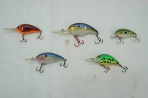 lot 447 image: Fishing lures