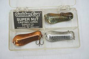 lot 448 image: Vintage fishing lures