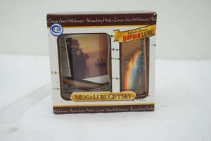 lot 459 image: Rapala Mug and lure set