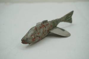 lot 468 image: Vintage Fishing Decoy