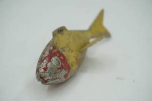 lot 469 image: Vintage Fishing decoy