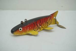 lot 480 image: Vintage ice spearing decoy