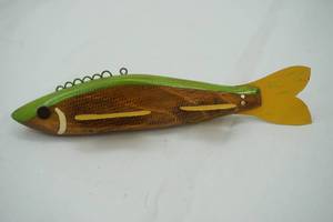 lot 481 image: Vintage ice spearing decoy
