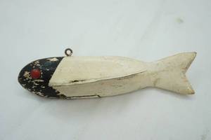 lot 494 image: Vintage Ice spearing decoy