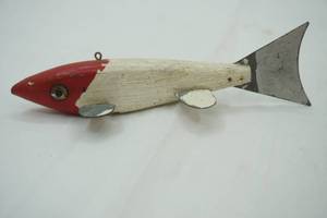 lot 495 image: Vintage Ice spearing decoy - Redhead