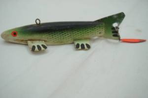 lot 500 image: Vintage Ice spearing decoy