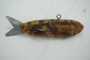 lot 505 image: Vintage Ice spearing decoy