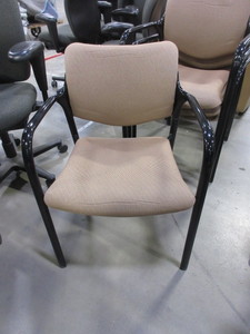 lot 256 image: HERMAN MILLER STACKING CHAIRS