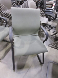 lot 261 image: STEELCASE, PROTEGE, SLED BASE CONFERENCE CHAIRS