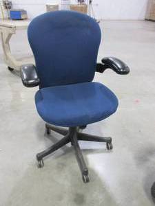 lot 267 image: HERMAN MILLER, REACTION, ADJUSTABLE WORK  CHAIRS