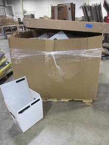 lot 136 image: USED PLASTIC TOTES