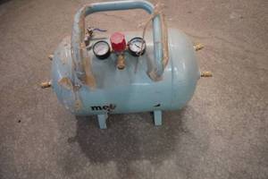 lot 14 image: Metabo HPT 10 Gallon Portable Air Tank