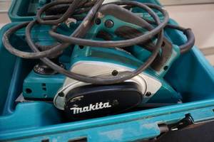 lot 24 image: Makita Model KP0800 Power Planer With Case