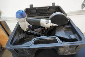 lot 28 image: Spot Nails Pneumatic Coil Nail Gun With Case