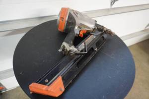 lot 34 image: Passlode Model PF-350S Pnuematic Power Master Plus Framing Nailer