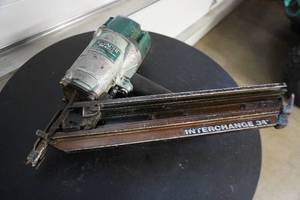 lot 35 image: Hitachi Model NR-83A2 3 14 Pnuematic Framing Nailer