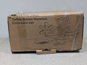 lot 58 image: NEW SENSARTE 21PC. TOFFEE BROWN NONSTICK COOKWARE SET