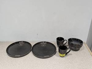 lot 67 image: NEW 7PC. RIP COLLECTION STONEWARE DISH SET