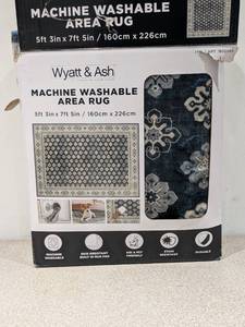 lot 71 image: NEW WYATT & ASH BEATRICE MACHINE WASHABLE AREA RUG