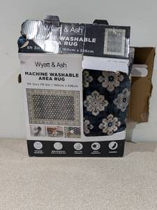 lot 77 image: NEW WYATT & ASH BEATRICE MACHINE WASHABLE AREA RUG