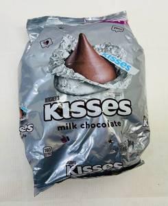 lot 55 image: 2lb 3.8oz Hersheys Kisses-Milk Chocolate