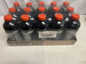lot 300 image: 15x 28oz Gatorade Midnight Ice