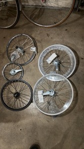 lot 121 image: Set of 5 Coaster Brake Bicycle Wheels