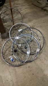 lot 129 image: Collection of 700c and 27-inch Bicycle Wheels