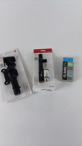 lot 488 image: Set of Cycling Pumps and CO2 Cartridges