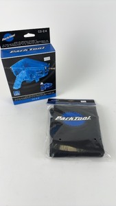lot 494 image: Park Tool Chain Cleaning Kit and Workshop Apron Set