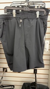 lot 605 image: Mens Quantum Fitness Shorts - Size M