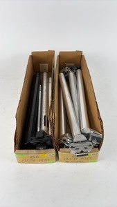 lot 645 image: Set of 2 Alloy Posts with Clamps