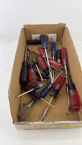 lot 715 image: Box of Assorted Screwdrivers and Tools