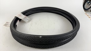 lot 189 image: Bontrager Connection Hybrid Bike Tire 700 x 35c