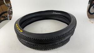 lot 192 image: Set of 2 Maxxis Rekon Race Bicycle Tires