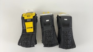lot 211 image: Set of 3 700x42 Bicycle Tires - City Slick II (ISO 622)