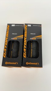 lot 215 image: Pair of Continental Gatorskin 700x32C Bicycle Tires
