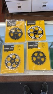 lot 288 image: Set of 4 GT Bikes Sprockets 25T and 28T
