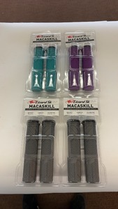lot 343 image: Set of 4 Lizard Skins MacAskill Single Clamp Lock-On Grips