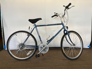 lot 50 image: Schwinn Mesa Runner Vintage Mountain Bike