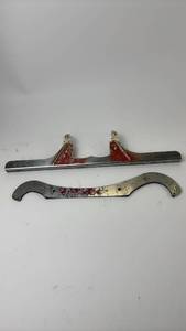 lot 90 image: Schwinn Handlebar Tool and Cog Tool Set