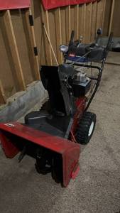 lot 91 image: Toro Power Max 826 LE Snow Blower