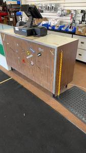 lot 97 image: Used Store Cash Register Counter with Shelving and Drawer