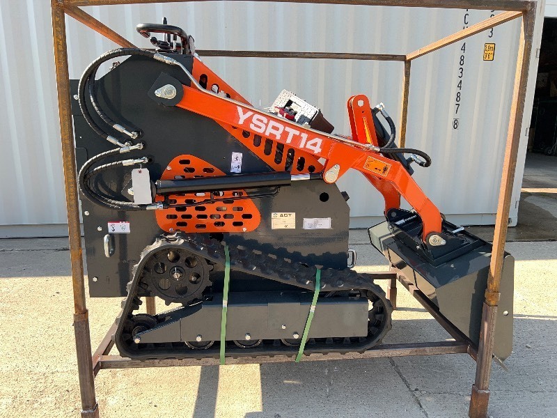 lot 3207 image: 2024 AGT Mini Skid Steer Loader (YSRT14)