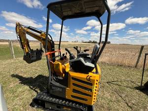 lot 4733 image: 2024 AGT Mini Excavator (MX12RX)