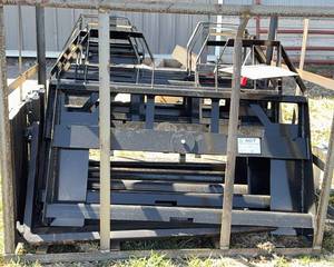 lot 7811 image: AGT Wheel Loader Forks (JDCPF42-2200-FF)