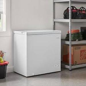 Vissani 7.0 cu. ft. Manual Defrost Chest Freezer with LED Light in White Garage Ready Customer Returns See Pictures