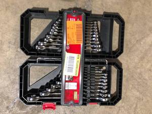 lot 34 image: Husky 72-Tooth Ratcheting SAEMM Combination Wrench Set (20-Piece) Customer Returns See Pictures