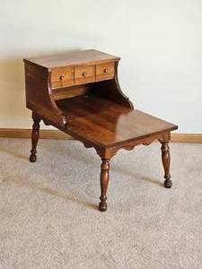 lot 222 image: Ethan Allan Heirloom Tiered Side Table, Pair