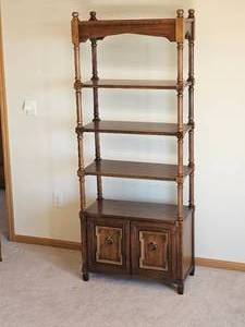 lot 220 image: Handsome Heritage Open Curio Shelf